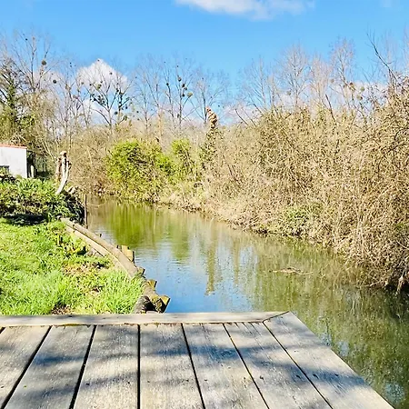 Havre De Paix Au Bord De L'eau Avec Piscine 别墅