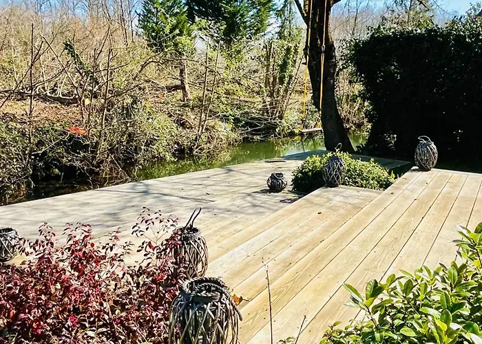 Havre De Paix Au Bord De L'eau Avec Piscine Magne (Deux-Sevres)