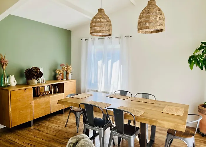 Havre De Paix Au Bord De L'eau Avec Piscine *